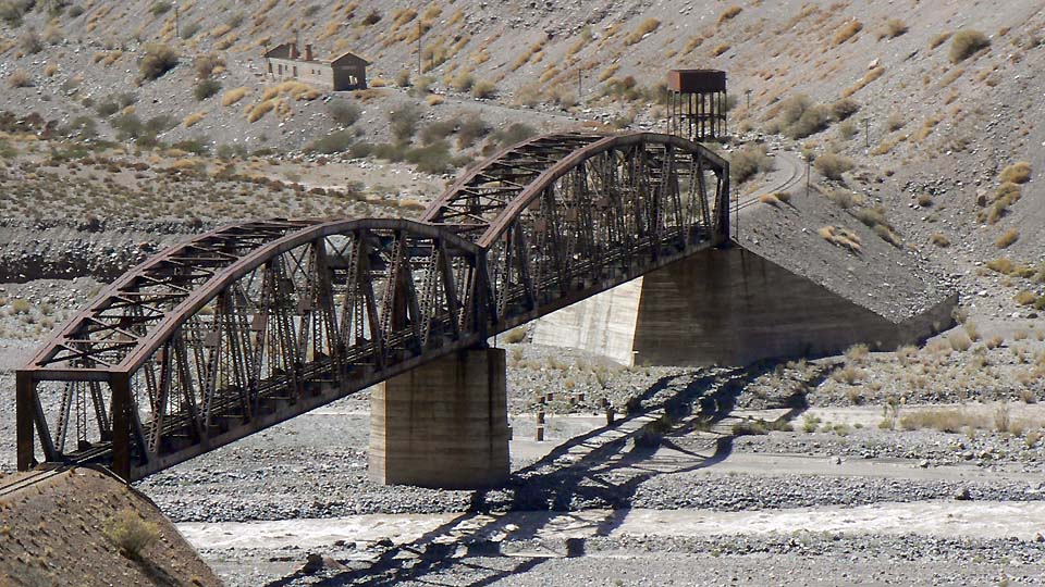 Puente y curva